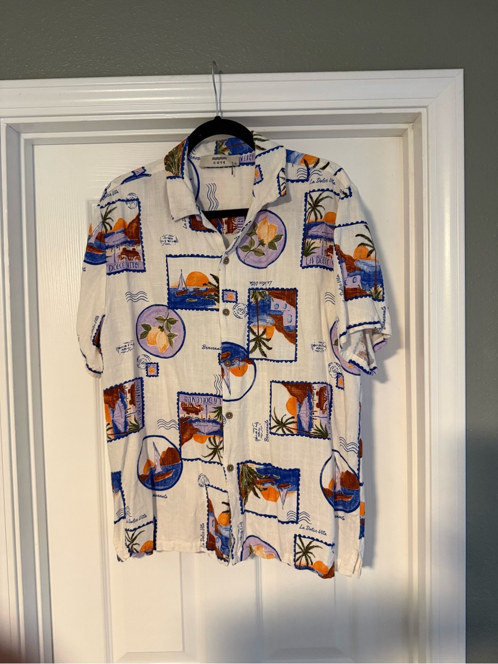 Men's White Tropical Print Short-Sleeve Button-Up Shirt